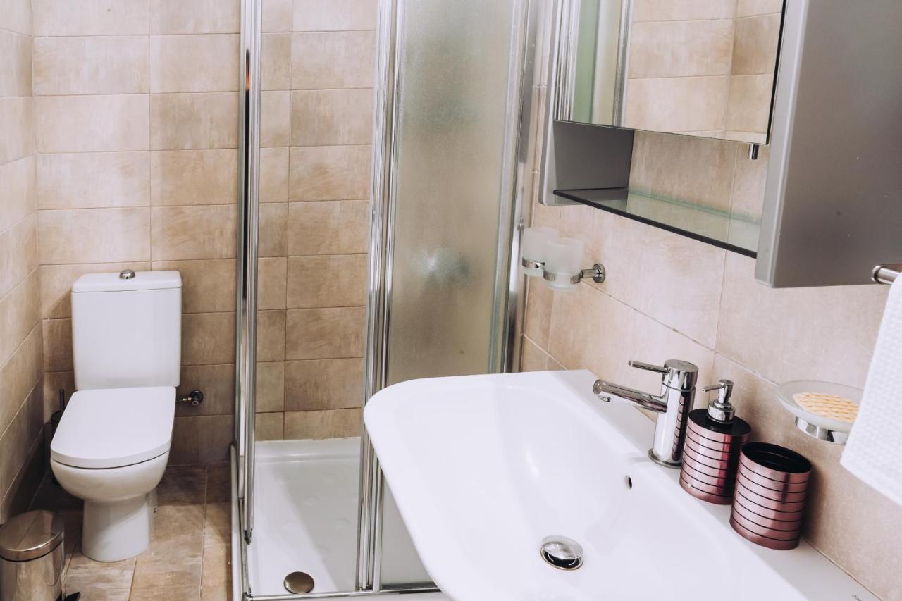 Minimal Townhouse Center Paphos Villa Bagian luar foto