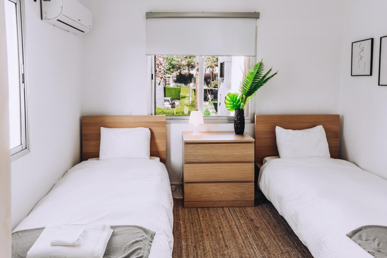 Minimal Townhouse Center Paphos Villa Bagian luar foto
