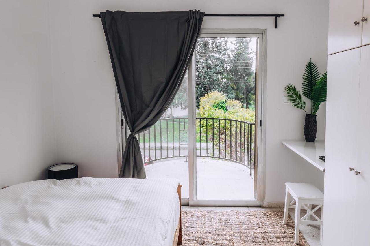 Minimal Townhouse Center Paphos Villa Bagian luar foto