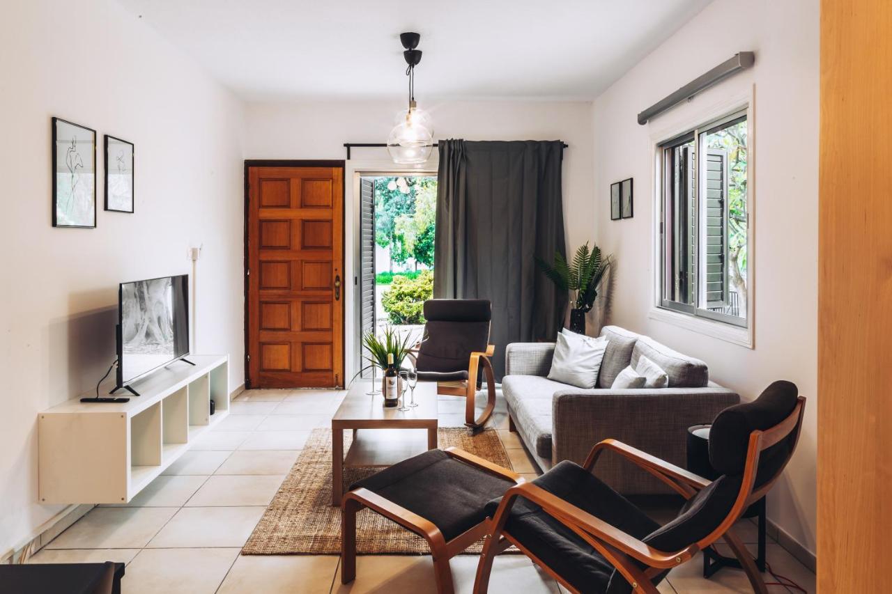 Minimal Townhouse Center Paphos Villa Bagian luar foto