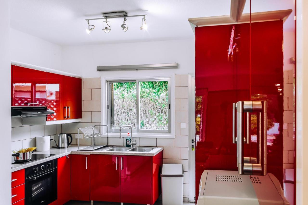Minimal Townhouse Center Paphos Villa Bagian luar foto